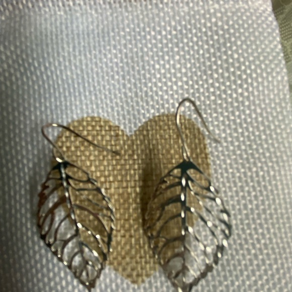 Sterling silver leaf earrings 🍂 - Picture 2 of 4